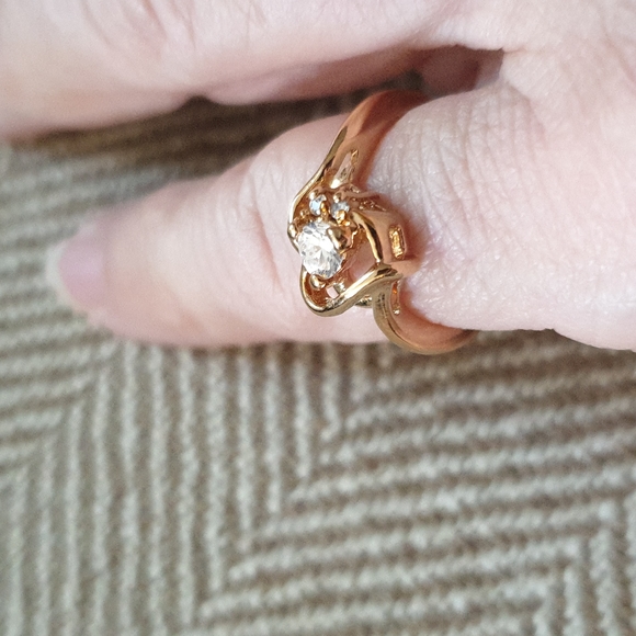 NEW. Sz.5, Vintage. Petite Heart CZ Goldtone Ring Lady Remington - Picture 7 of 13